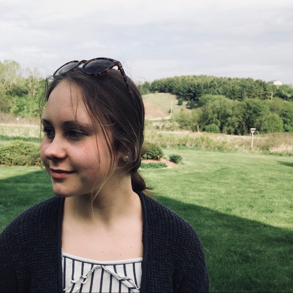 Meet your Posher, Hannah